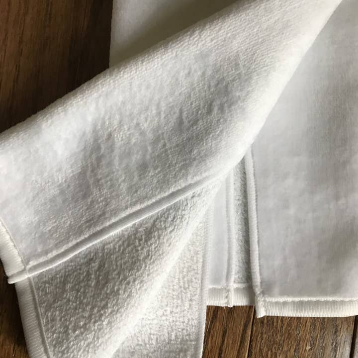 Fernville Creations - Wholesale Hand Towel - Mardi Gras Pelican Hand Towel for Guest Bathroom Decor