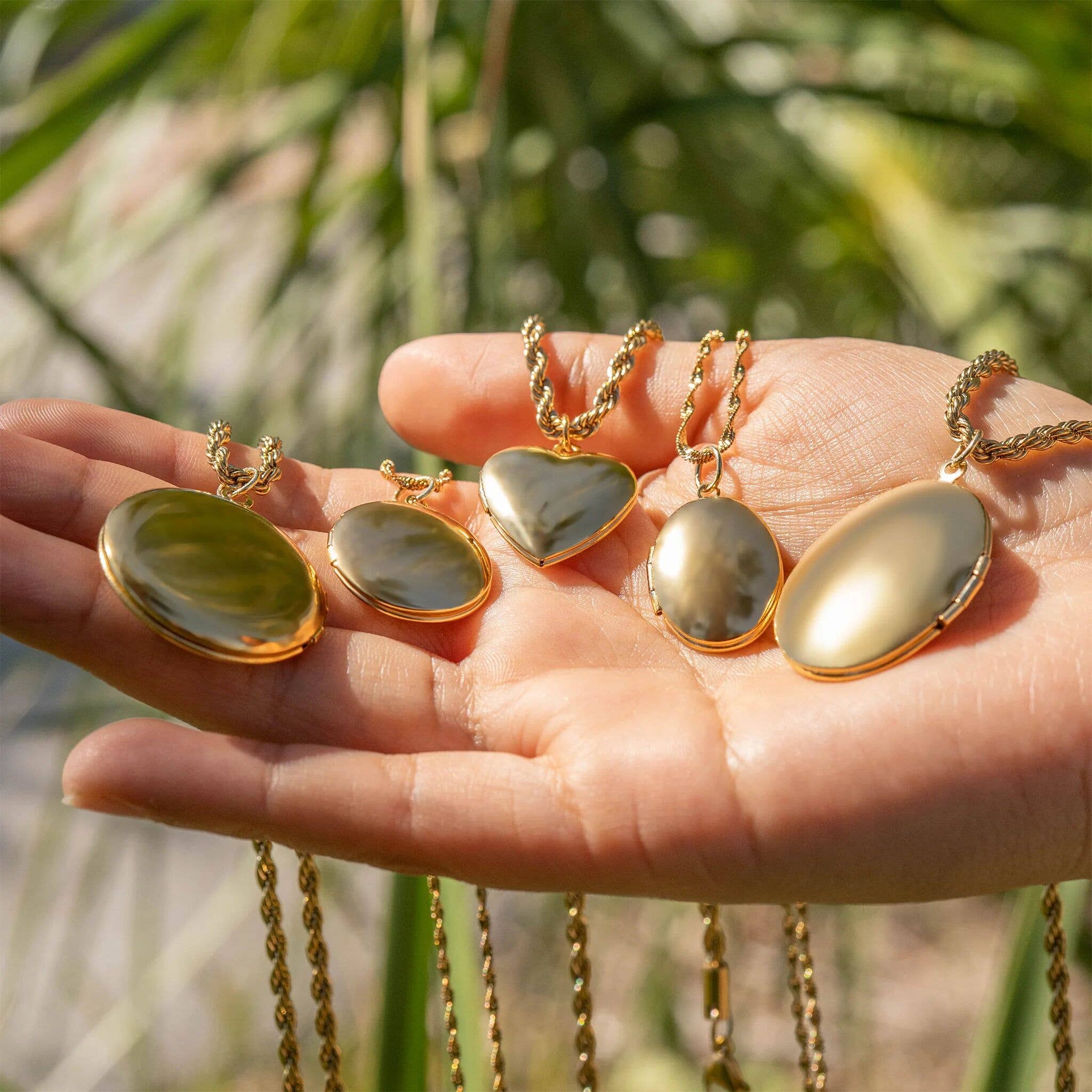 WJW - Wholesale Locket Necklace - Small - 18K Gold PVD Stainless Steel Oval Locket8