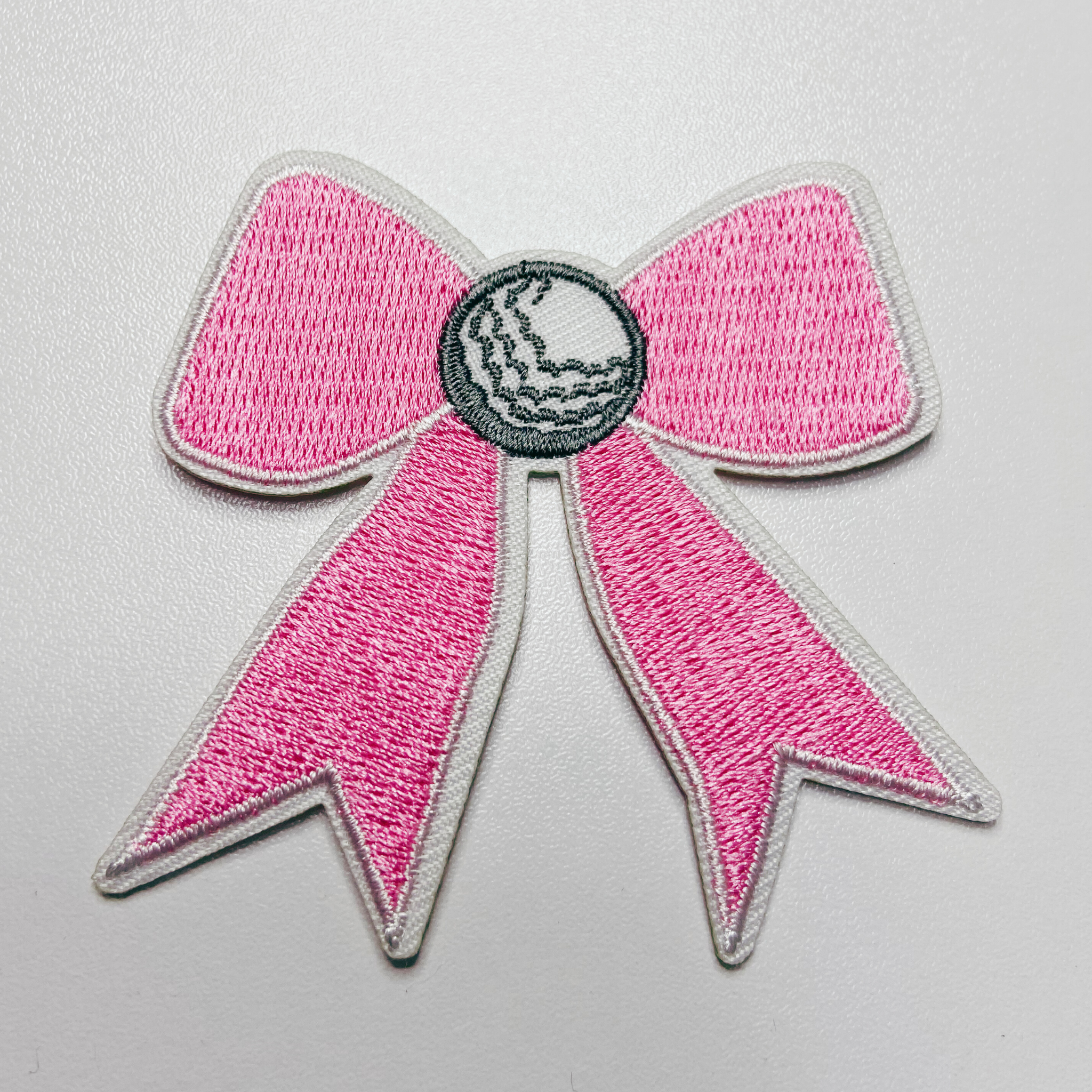 TEELUX – Großhandel Aufnäher – 2,5" Golf Pink Bow - Bestickter Hutaufnäher3