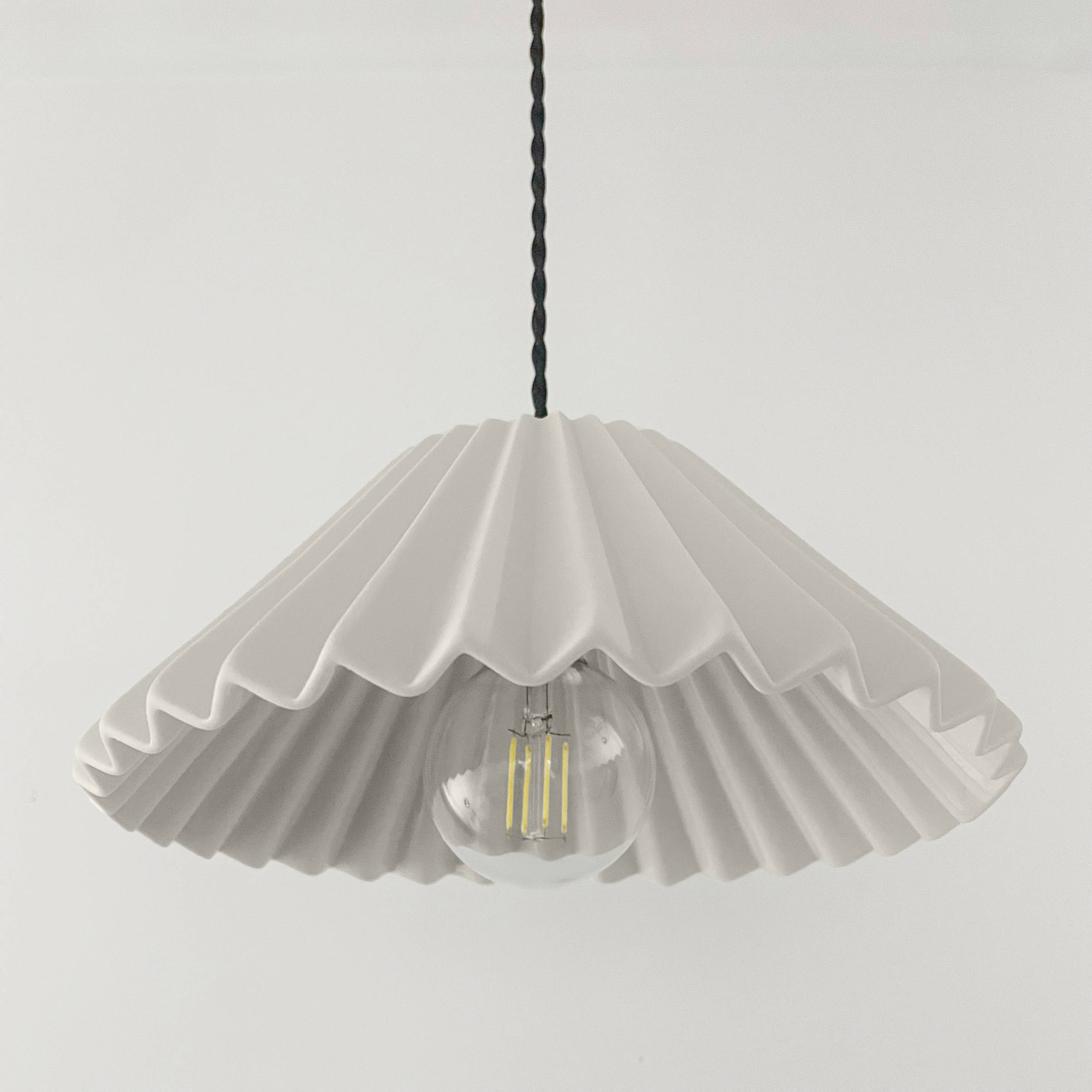 LYSlightlab - Vente Lustre/Suspension - Suspension en céramique Picco | Grand luminaire minimaliste suspendu4