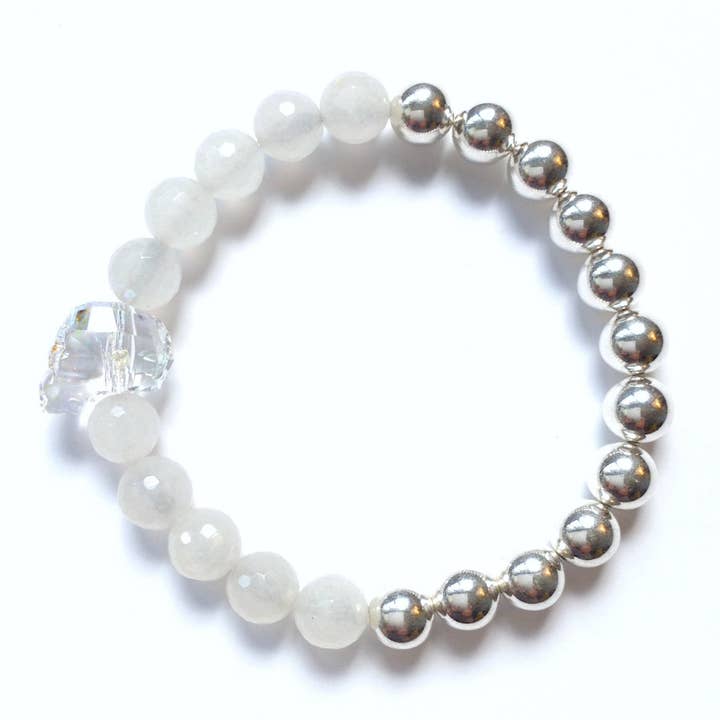 Swarovski Crystal Skull With Faceted White Agate & Sterling för wholesale av Solid Design Studios