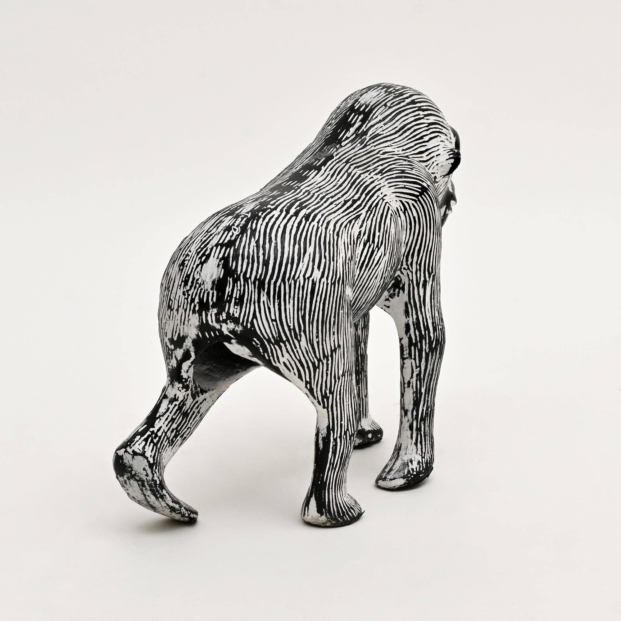 TrenDec – wholesale Dekorativ statyett – Gorillaskulptur | Aluminiumfigur Svartvätt Finish-15,5"4