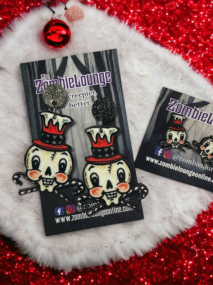 Orecchini Teschio Bastoncino di Zucchero Johanna Parker per la vendita all'ingrosso da parte di Zombie Lounge Bootique