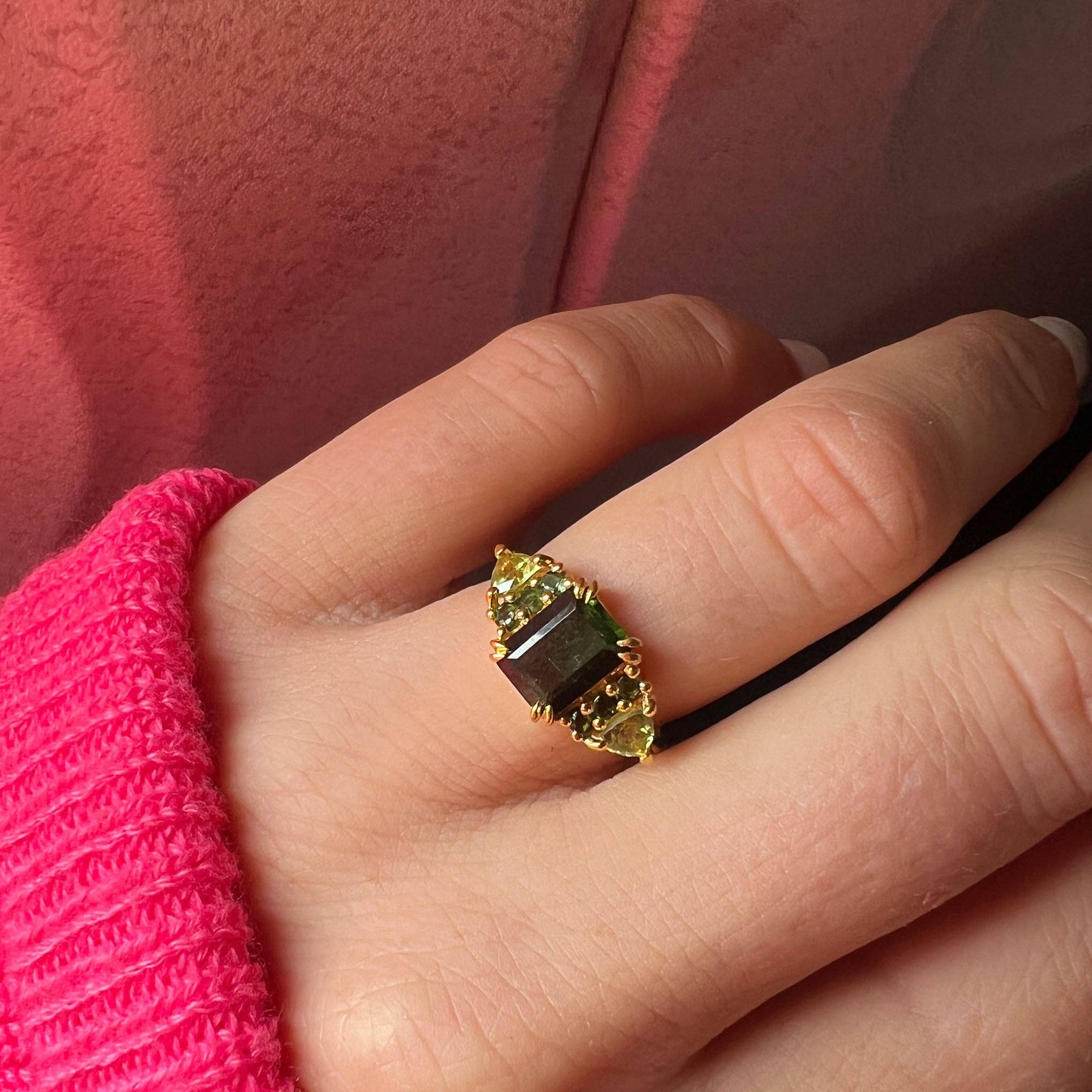 La Kaiser – wholesale Multi-stone ring – Green With Envy Topaz & Peridot Regal Ring1