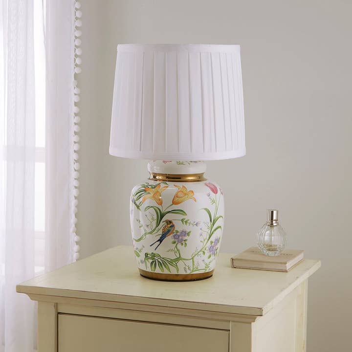 K LIVING – wholesale Accent/desk lamp – Traditional Ceramic Floral Table Lamp with White Pleated Shade 44cm Table Lamp3