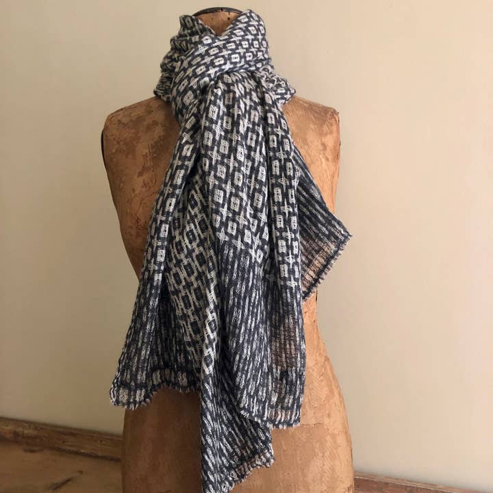 Moult - Wholesale Scarf - Women's - Black And Ivory Large Scarf