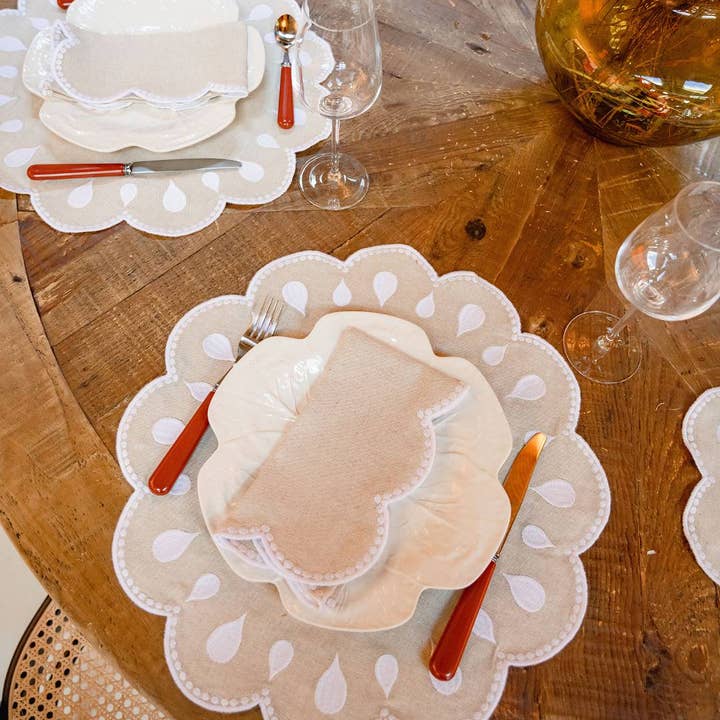 Mariaida Home - Wholesale Placemat - Guardanapo Gotas, Beige with White1