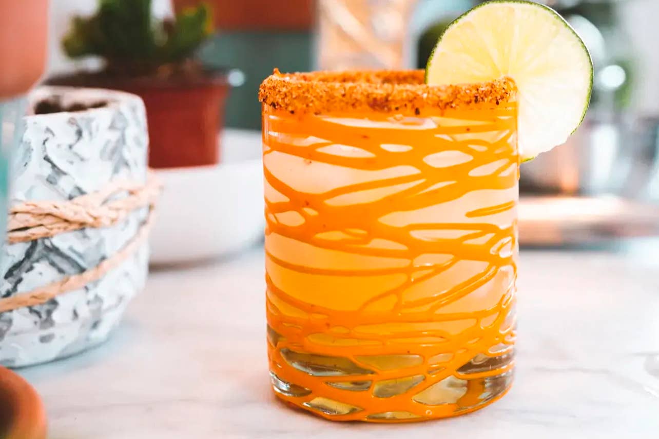 Verve Culture – wholesale Drinking glass/cup – Mexican Handblown Glasses - Orange Swirl5