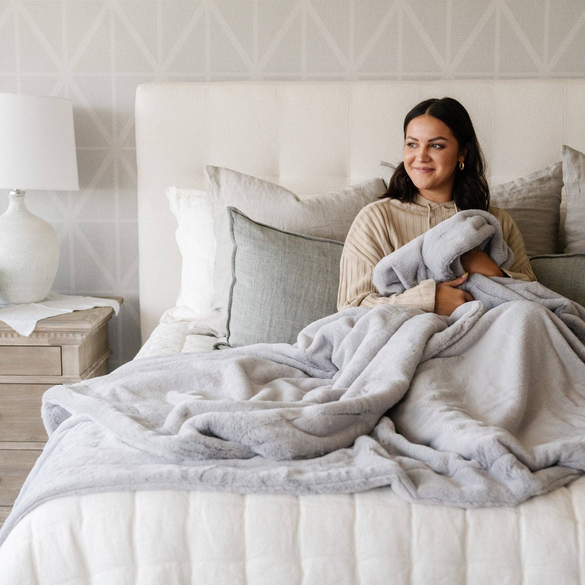 Saranoni - Wholesale Bedding Blanket - FAUX FUR KING BLANKETS14