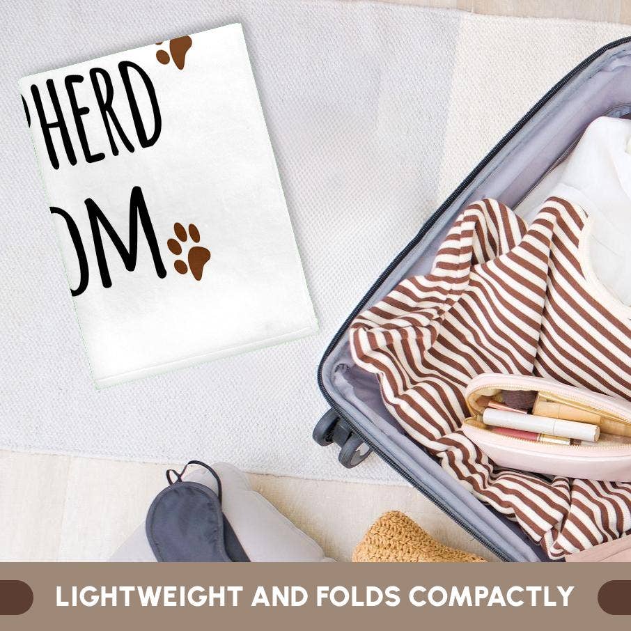 3dRose - Wholesale Bath Towel - 3dRose, German Shepherd Dog Mom - Alsatian - Doggie by breed - brown muddy paw prints - doggy lover mama, Towel5