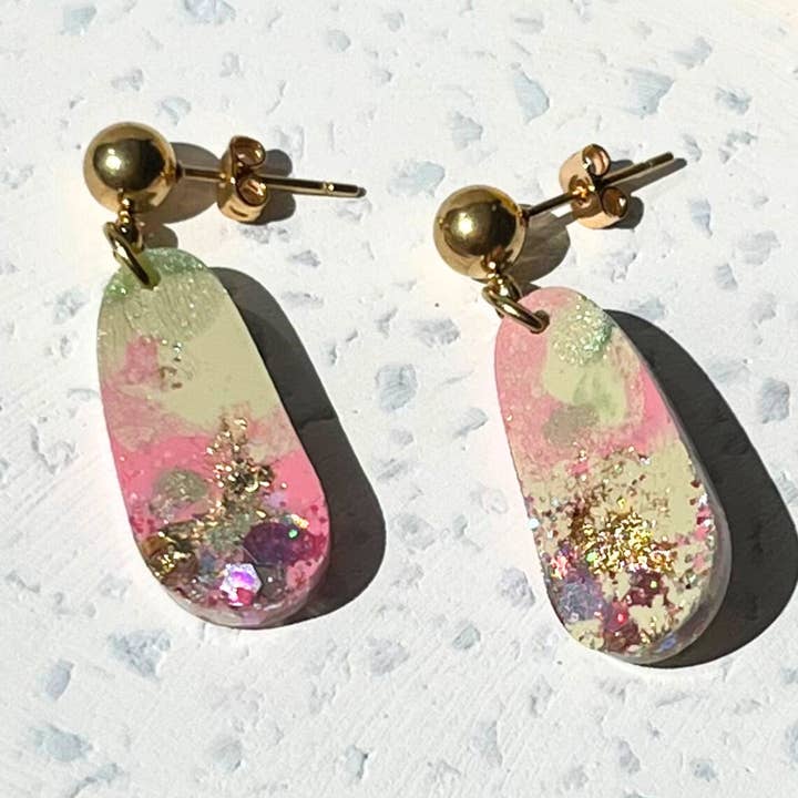 Dew Drop Ohrringe — Life is Peachy für den Großhandel von Isla & Marigold