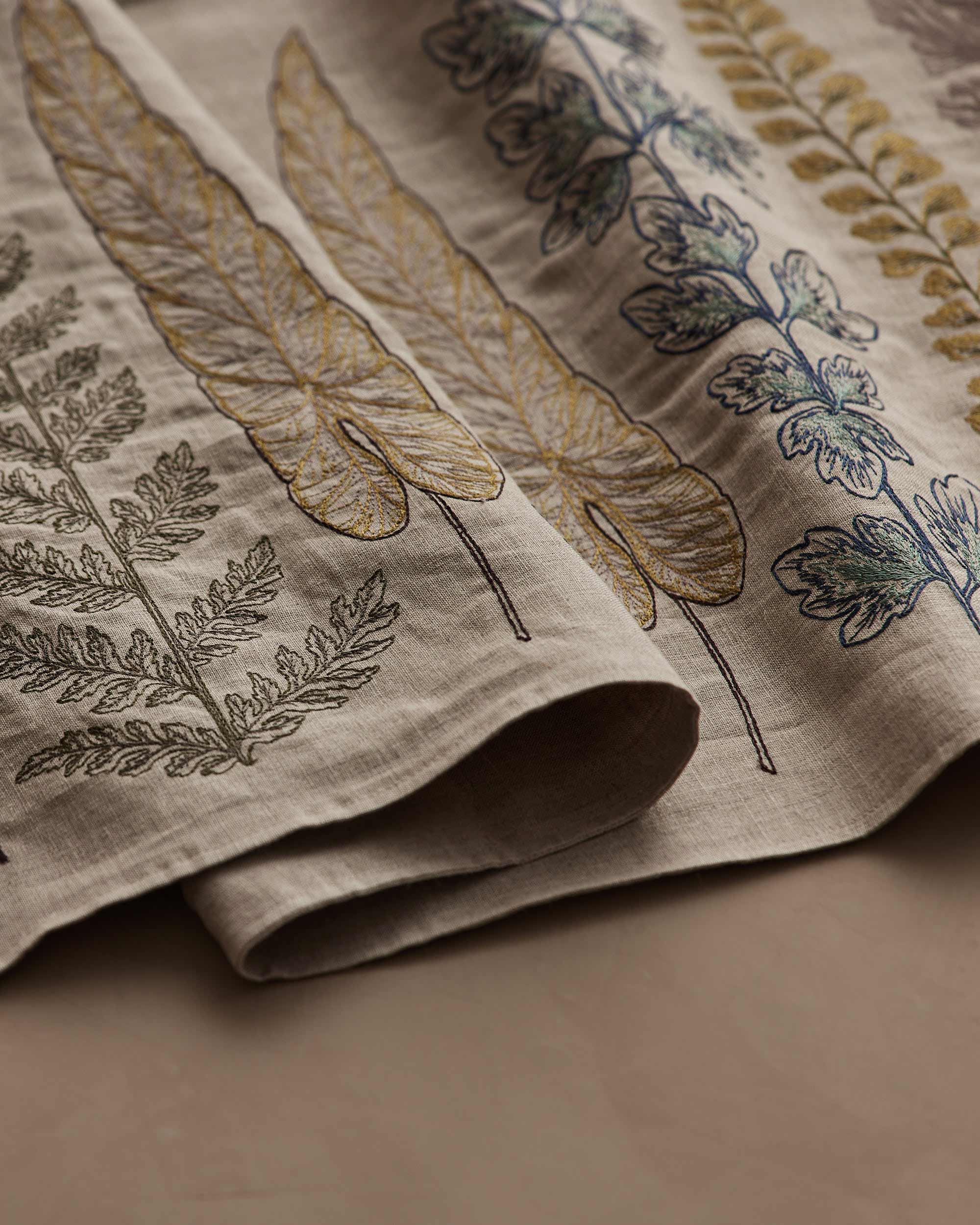 Coral & Tusk - Wholesale Table Runner - Plants Table Runner2