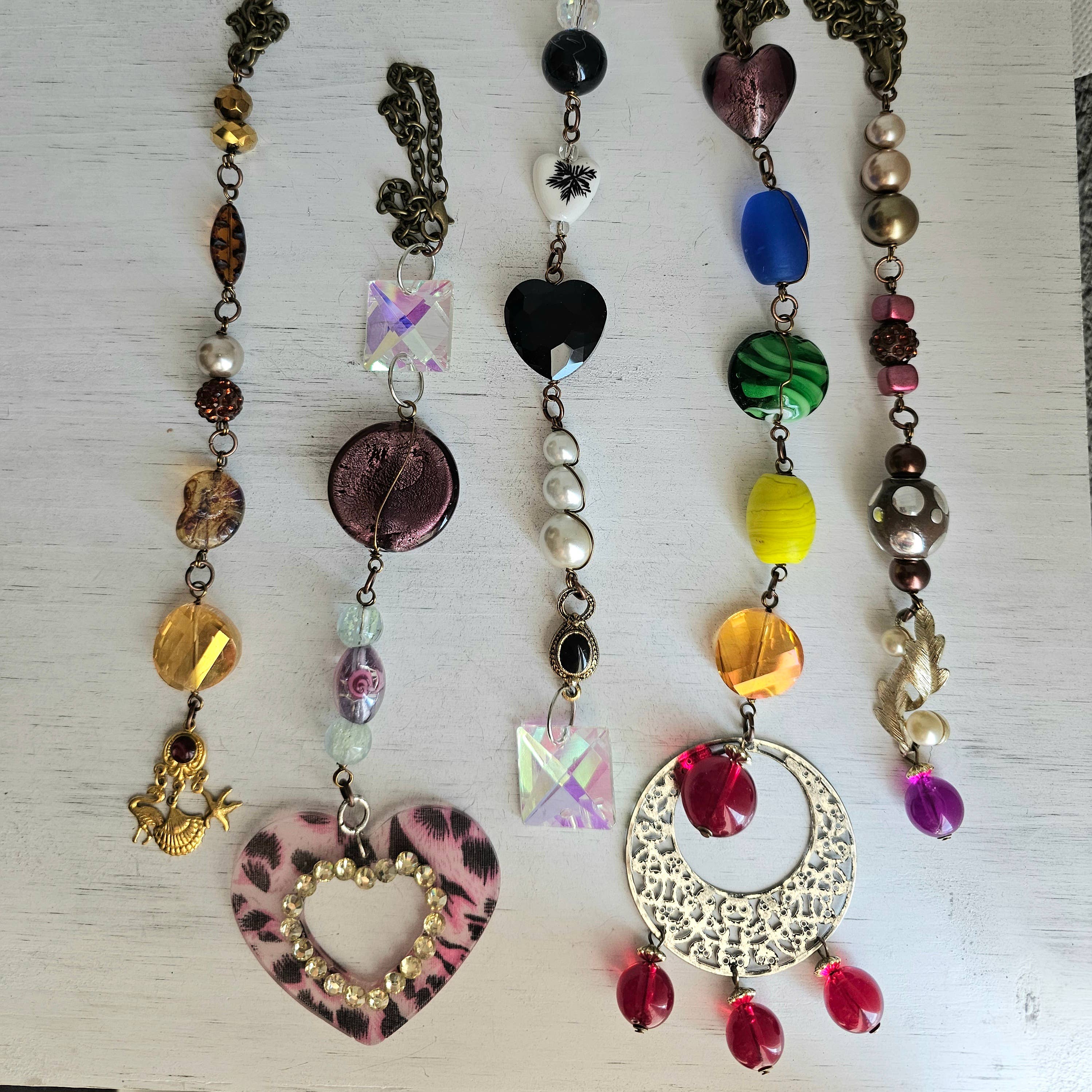 Divine Dragon Designs - Vendita all'ingrosso Acchiappasole - Gioielli vintage in pietra e riciclati, acchiappasoli/tiranti a ventaglio0