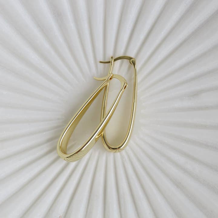 Elongated Hoops and other Purchase Wholesale elongated. Free Returns & Net 60 Terms on Faire trending on Faire.