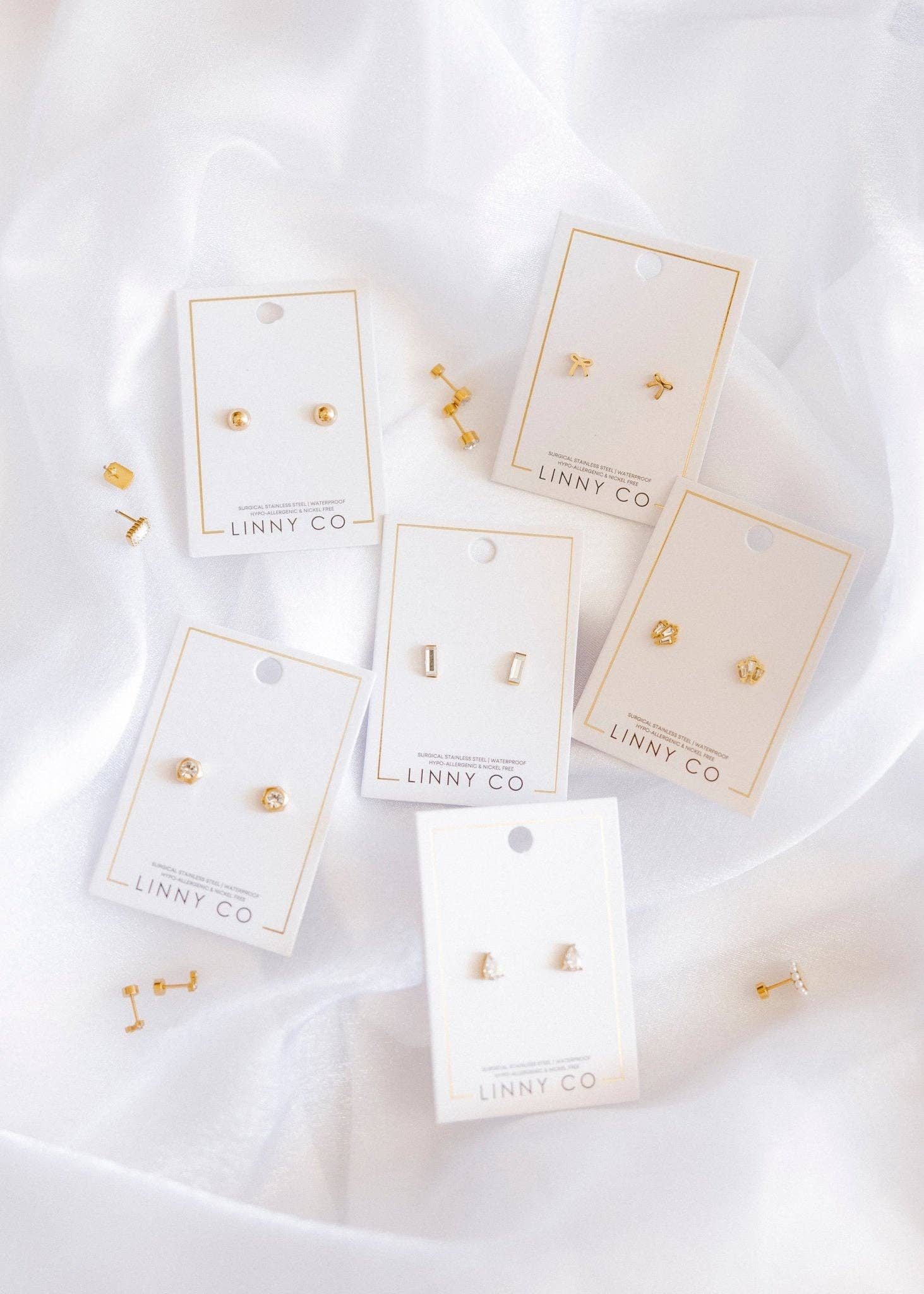 LINNY CO - Wholesale Stud/Post Earrings - Screwback Stud Earrings - Demi Gold4
