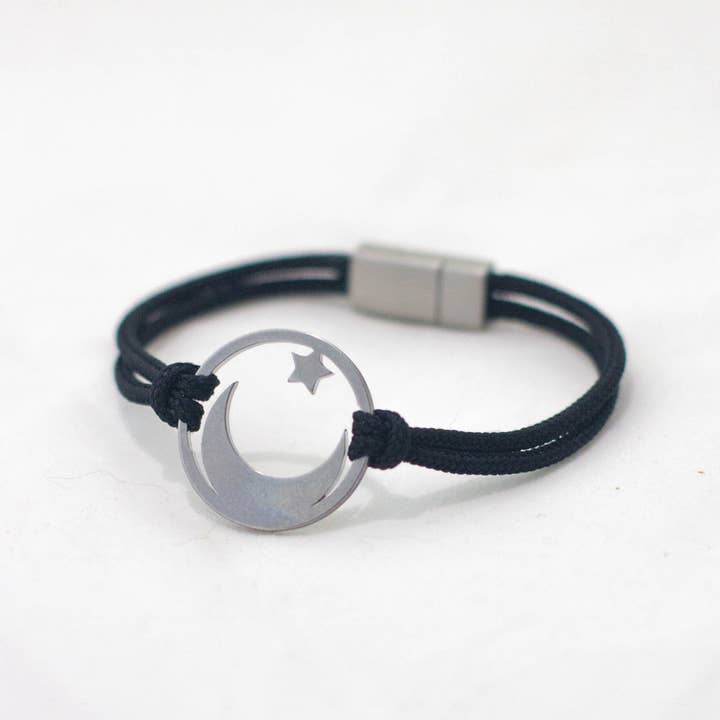 Bracelet La Lune et l'Étoile pour la vente par Tarma Designs