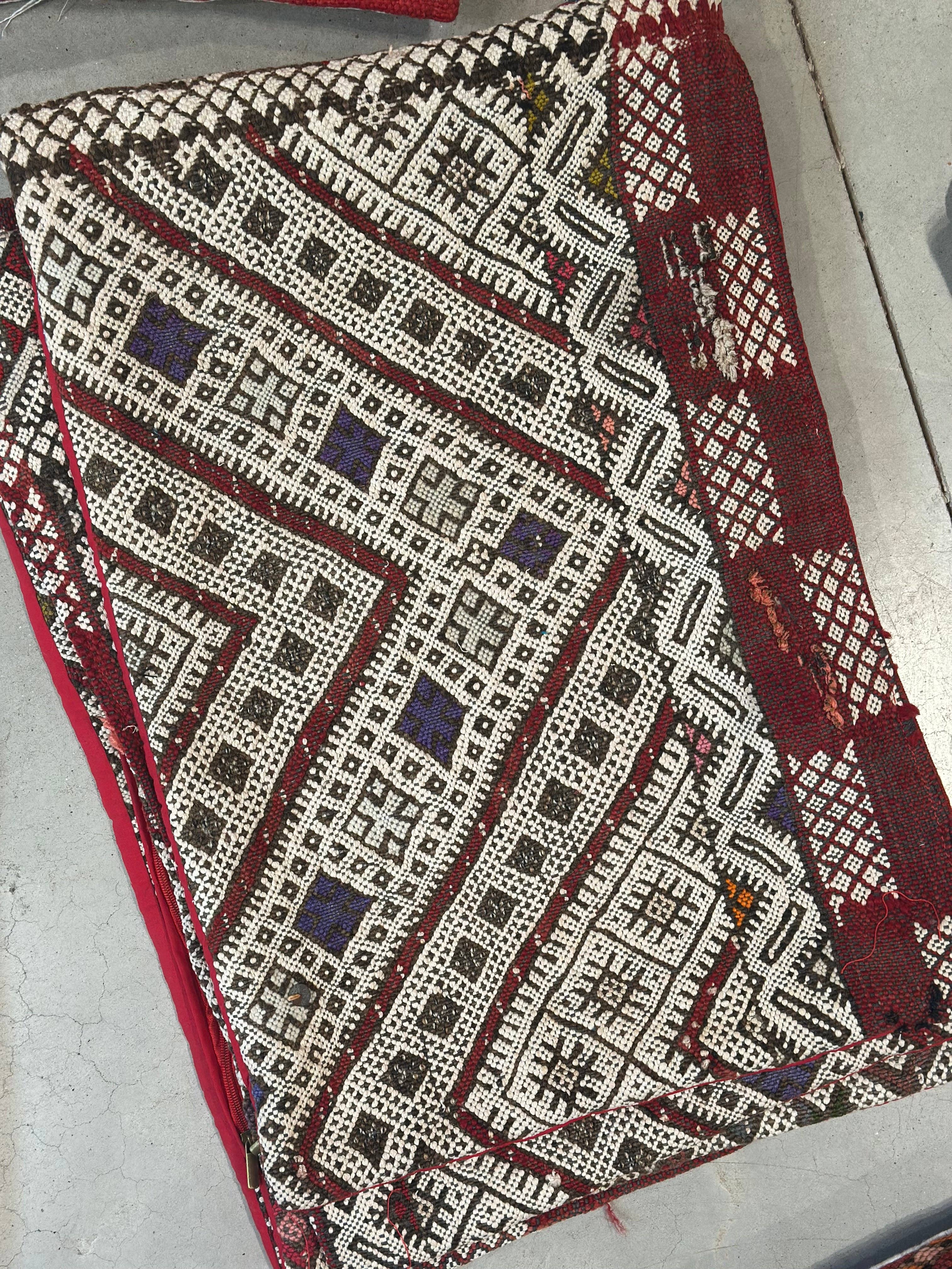 SOUK in the CITY - Wholesale Throw/Decorative Pillow - VINTAGE Upcycled Berber Cushions27