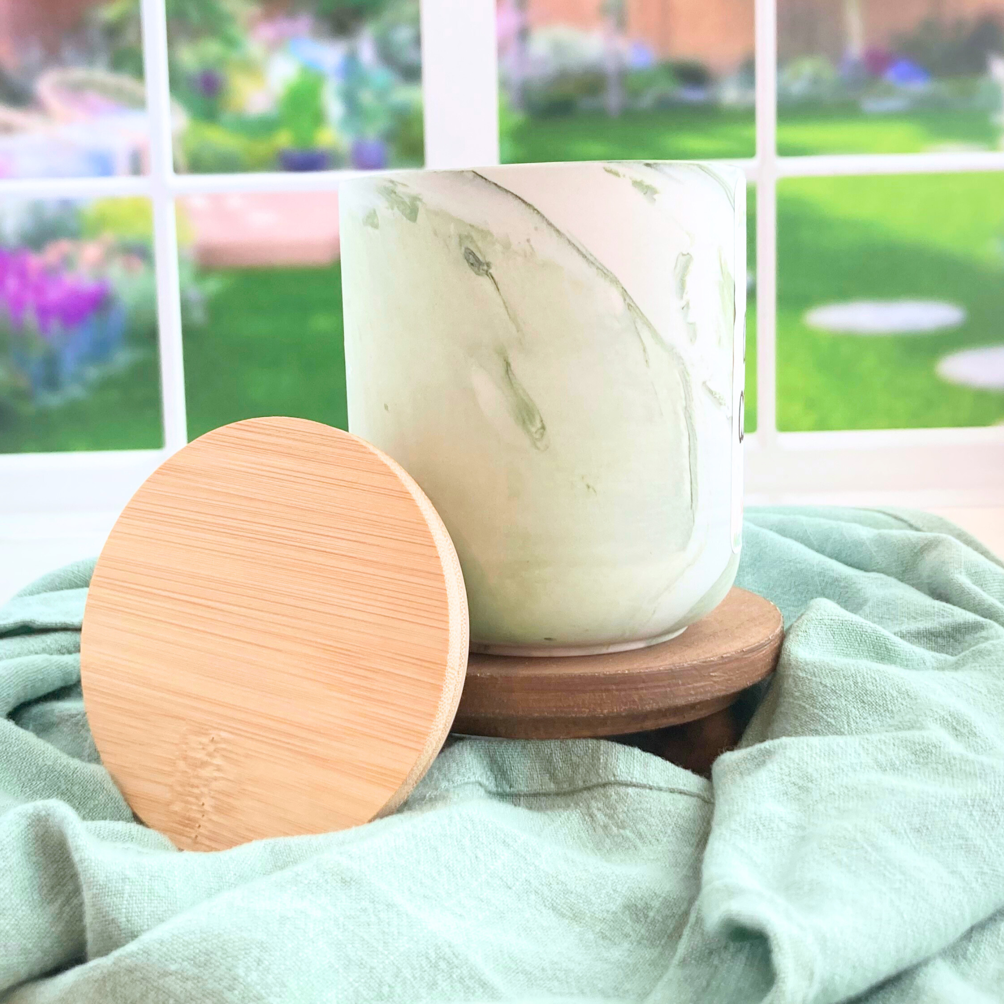 Simply Love Candle - Wholesale Jar/Filled Candle - Rose Water + Ivy 10 oz Ceramic Soy Candle with Lid 5