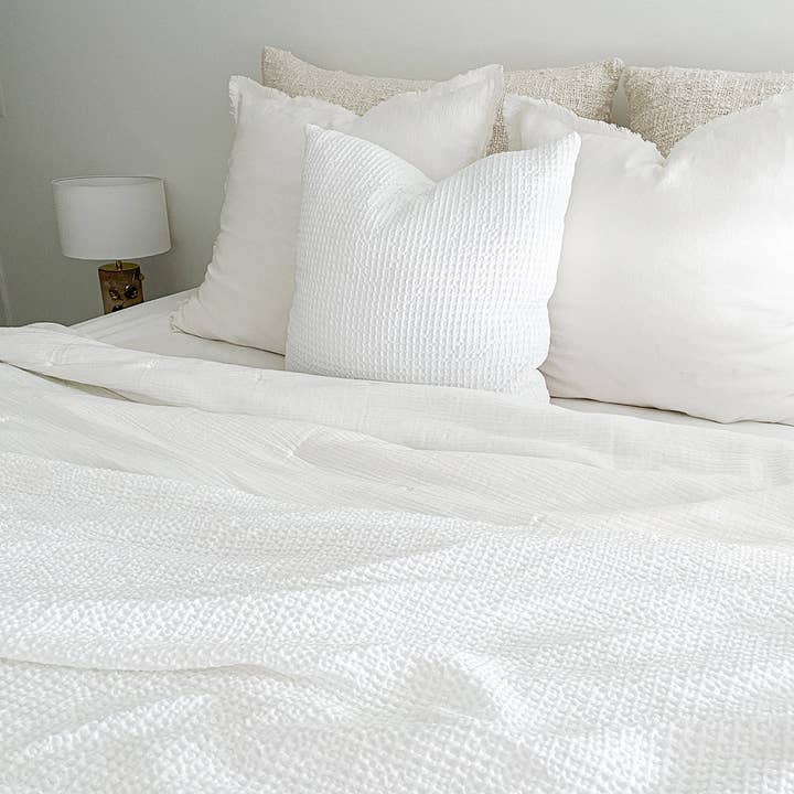 Anaya Home - Vente Coussin décoratif - Oreillers en nid d'abeille blancs en coton frais3