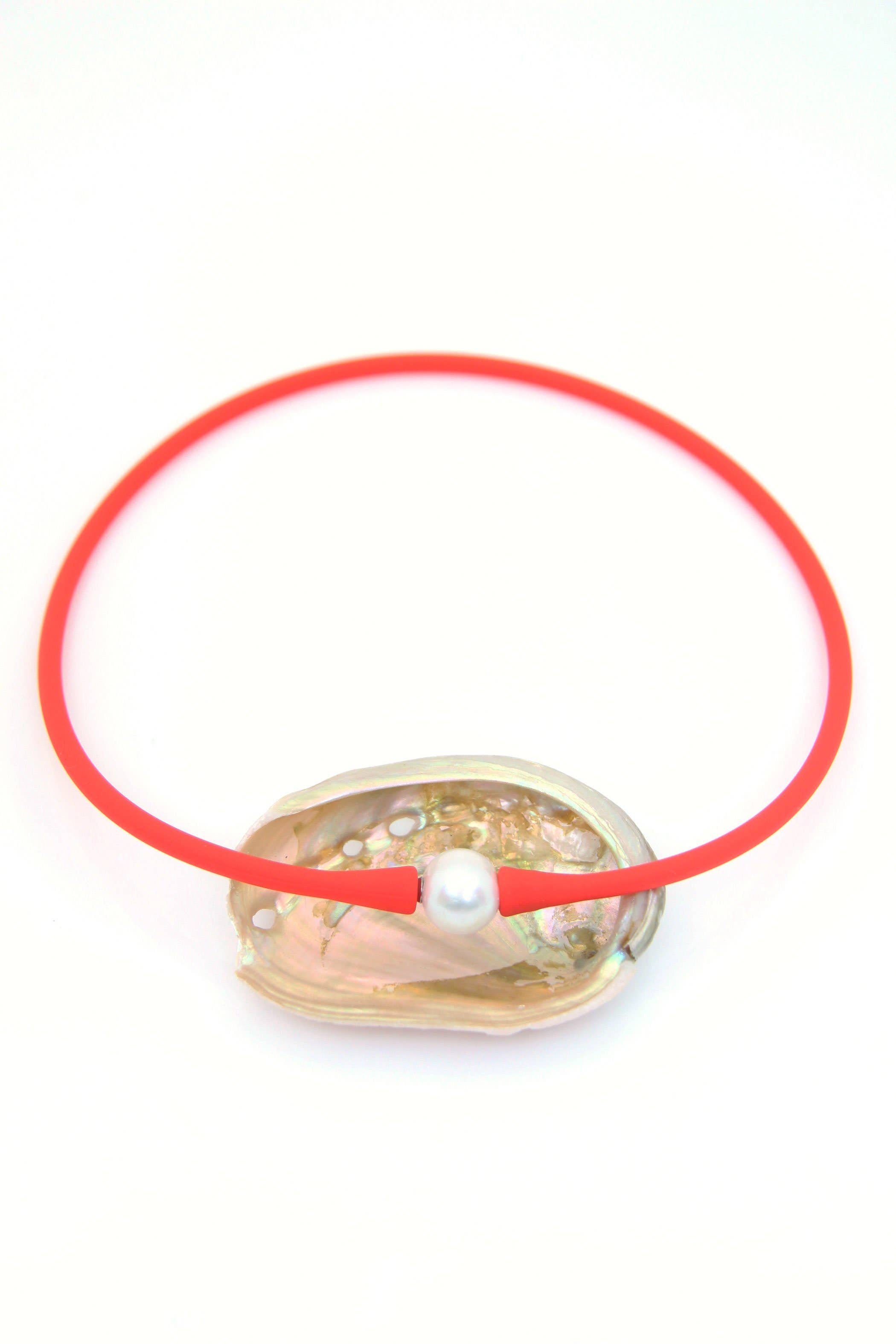 Woman Shops World – wholesale Beaded/pearl necklace – Janis The Pearl Silicone + Pearl Necklaces, Waterproof1