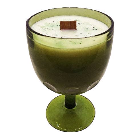 Candela in cera di soia con stoppino in legno in calice di vetro pressato verde con impronta del pollice per la vendita all'ingrosso da parte di Beloved Bijou Adornments and Apothecary