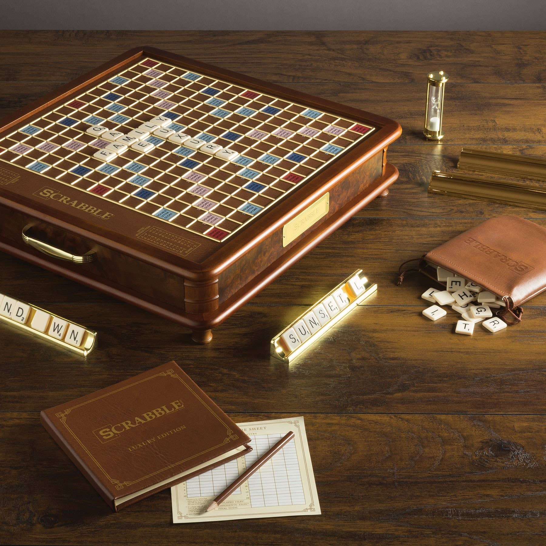 WS Game Company - Vente Jeux de société - Édition de luxe Scrabble avec boîtier en bois et plateau rotatif7