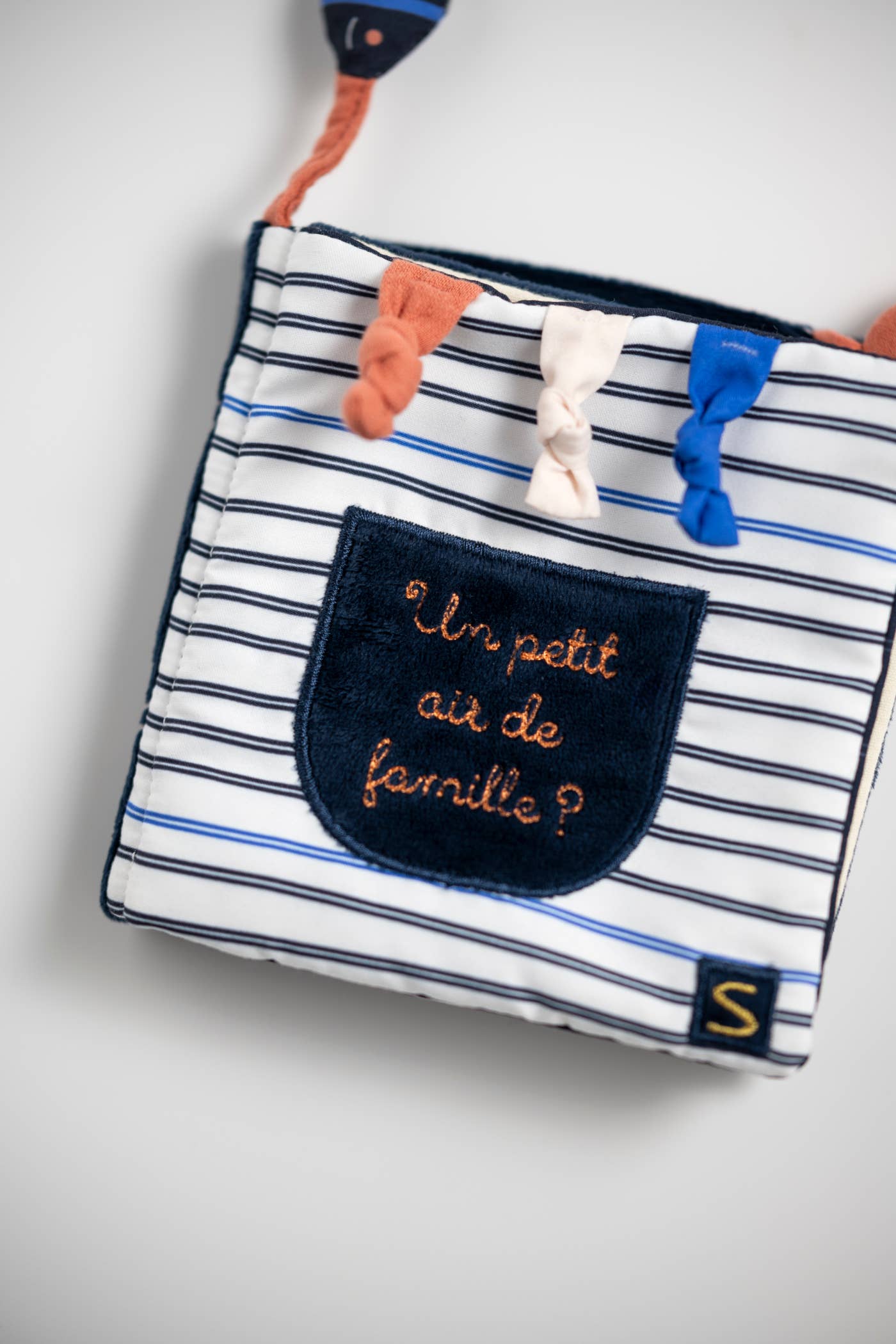 Sauthon - Wholesale Baby & Toddler Book (0-2) - Sailor's activity book with fish detail - BABY SAILOR2