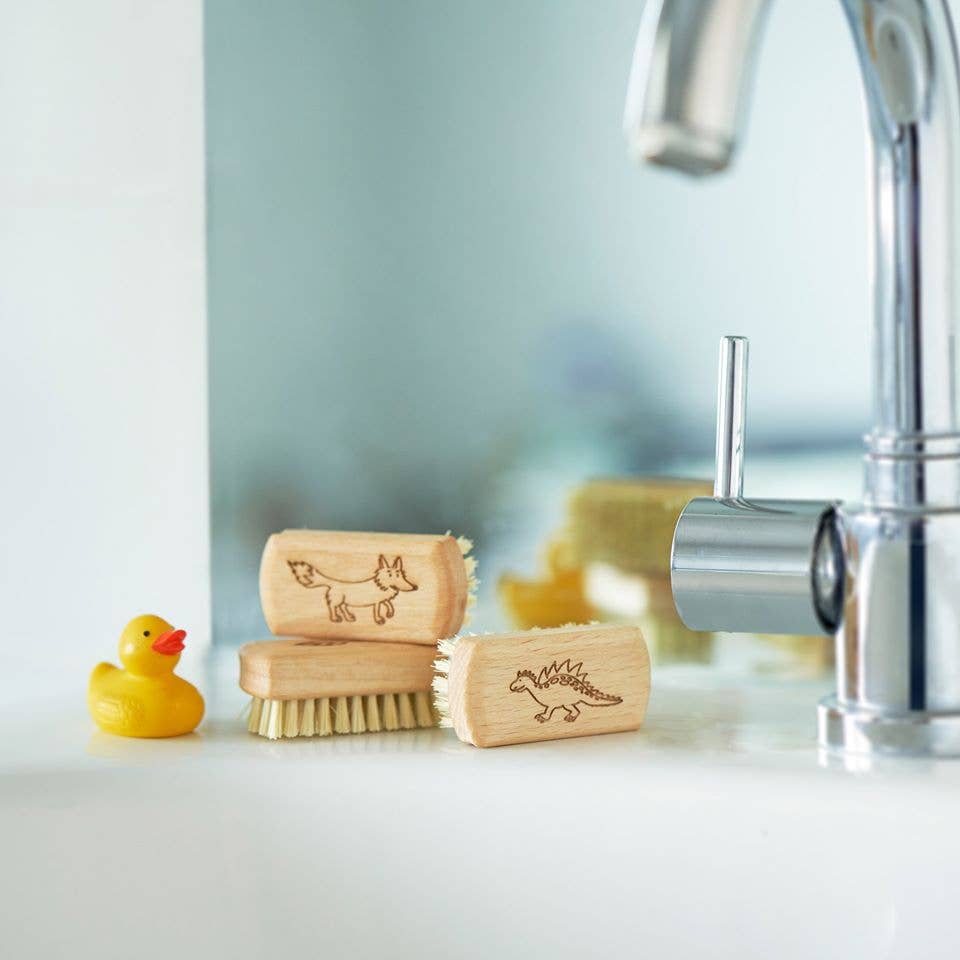 ecoLiving – wholesale Nailcare set – 12 x Kids Natural Vegan Nail Brush (FSC 100%)3