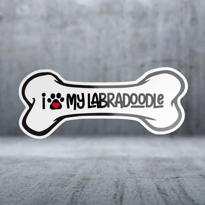 J'adore mon Labradoodle - Autocollant pour la vente par Two Feet Treats