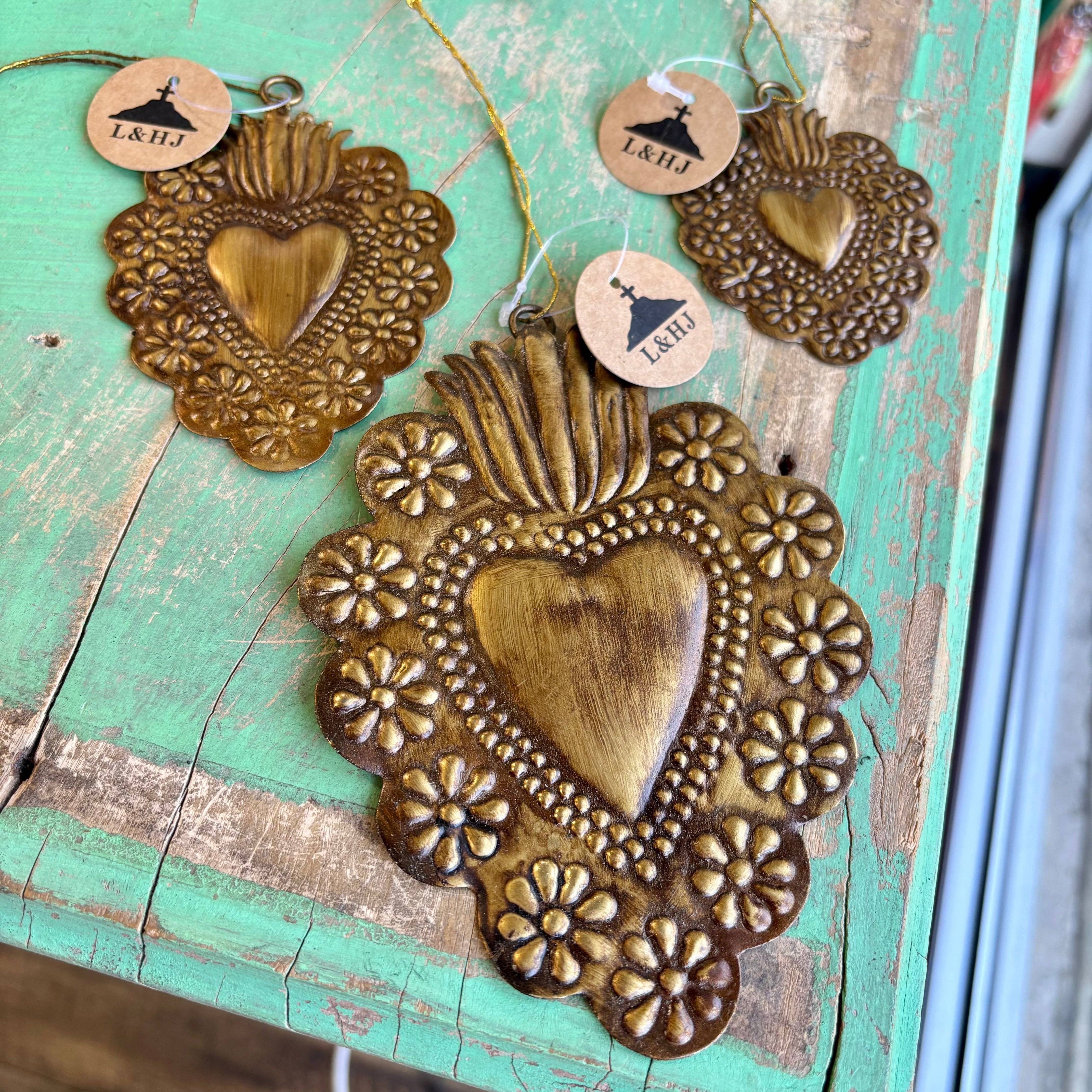 Love and Honor Jesus LLC - Wholesale Wall Accent - Floral Tin Sacred Hearts3