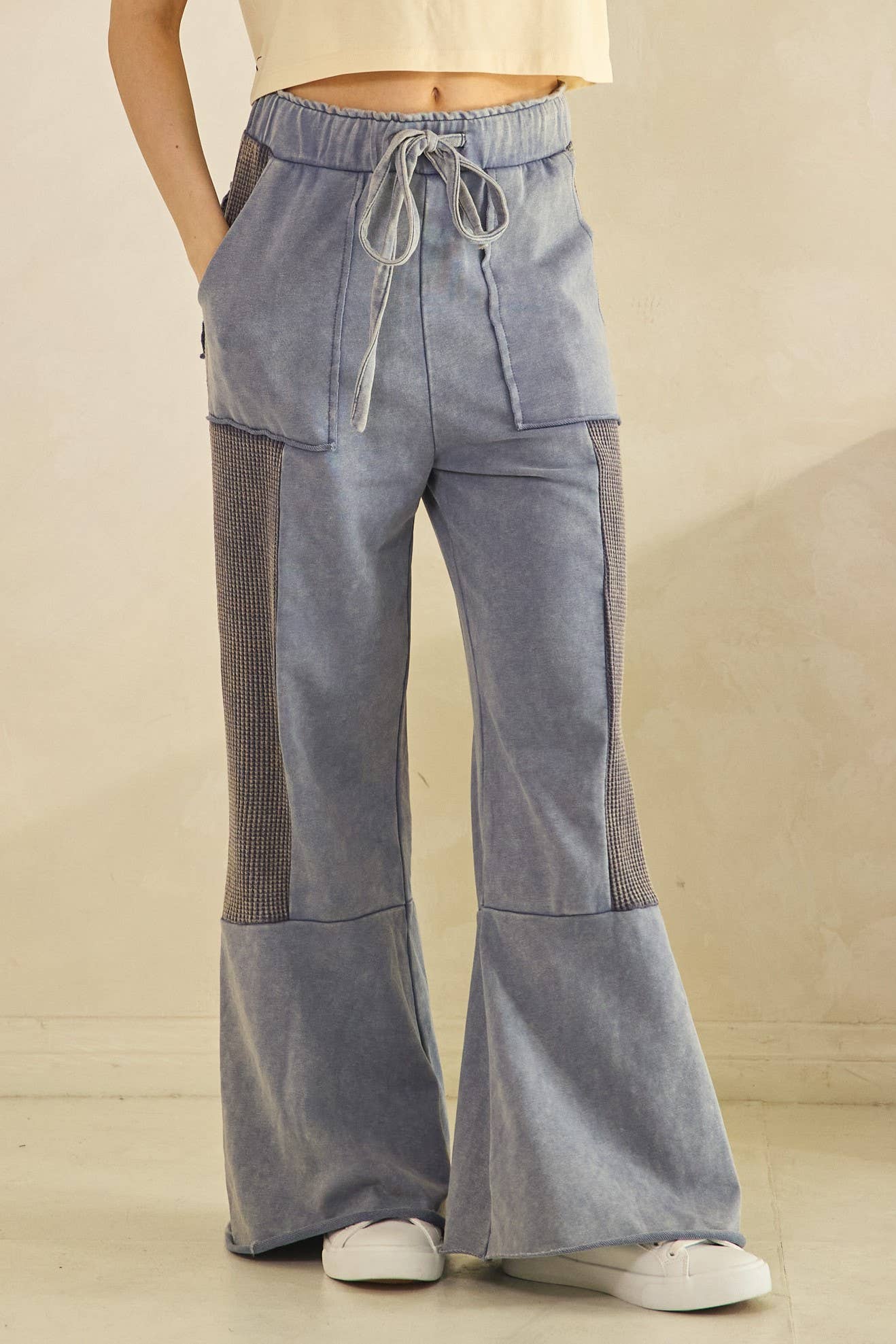 Sage + Fig - Vendita all'ingrosso Pantalone - Donna - PANTALONI A ZAMPA CON PANNELLI LAVATI VINTAGE (SP7618)11