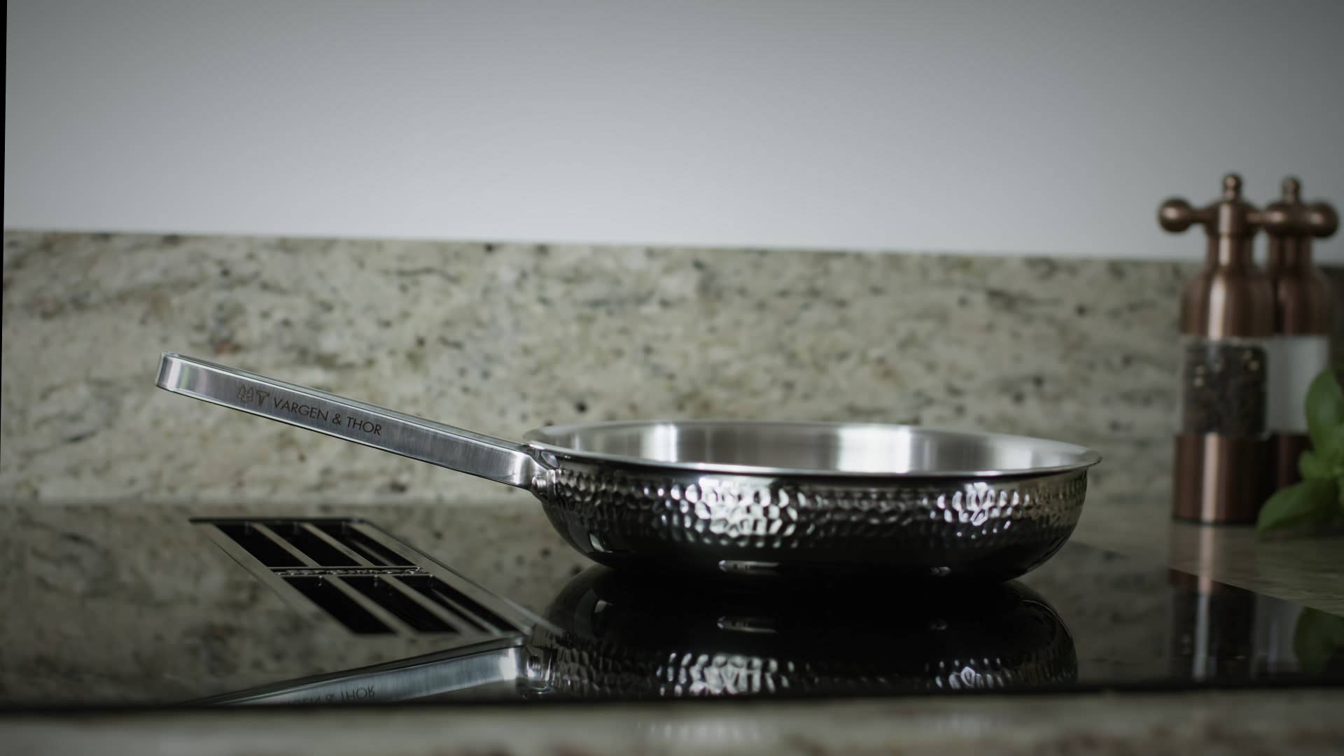 Vargen & Thor - Wholesale Pan - MODELL Mb JR Frying Pan – 22 cm. - Polished Steel3