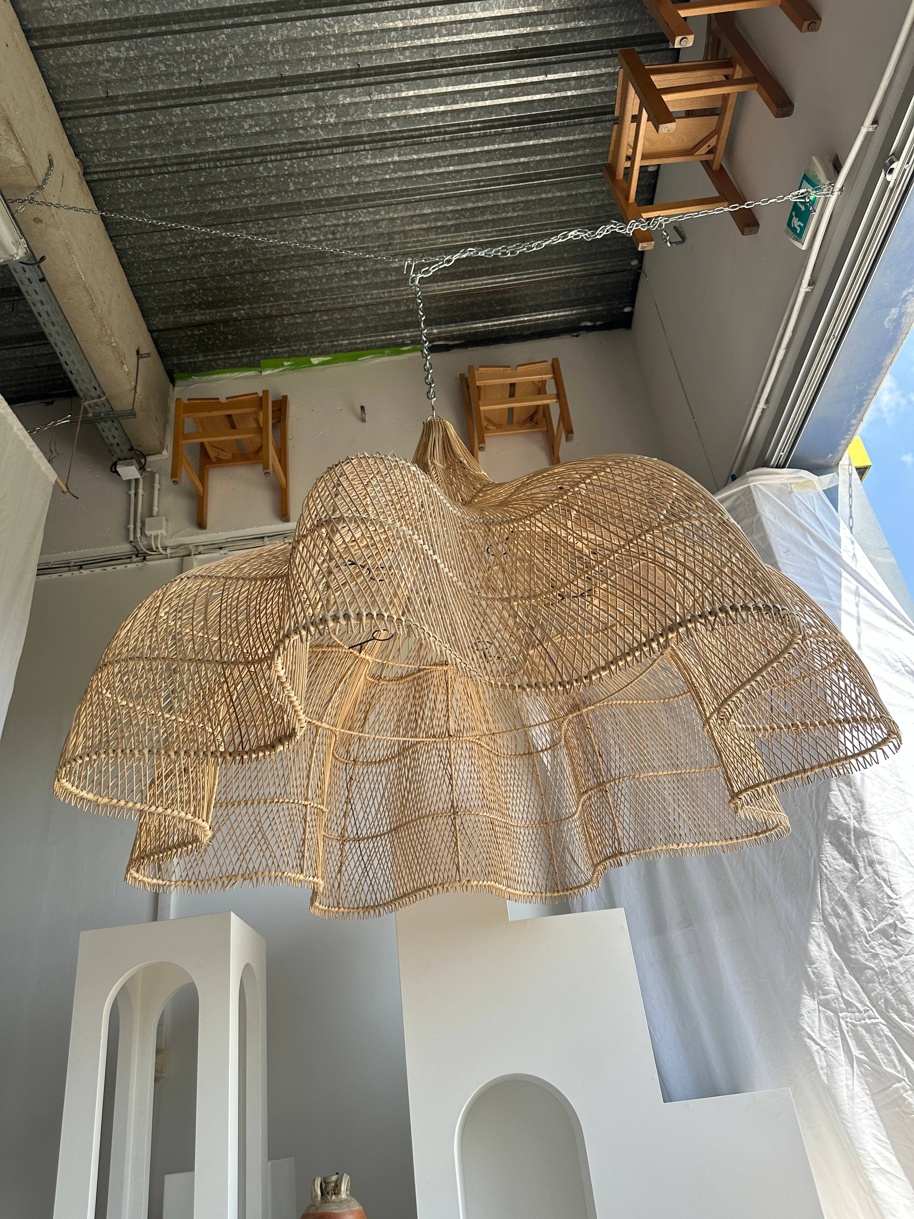 Office Objets - Wholesale Chandelier/Hanging Light - Immense rattan suspension in the shape of a flower, tulip, corolla H:1m; D:1m50152