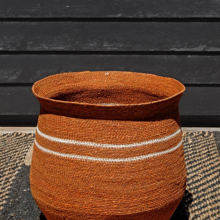 Light striped lion basket for wholesale by B A O B A B - Maison