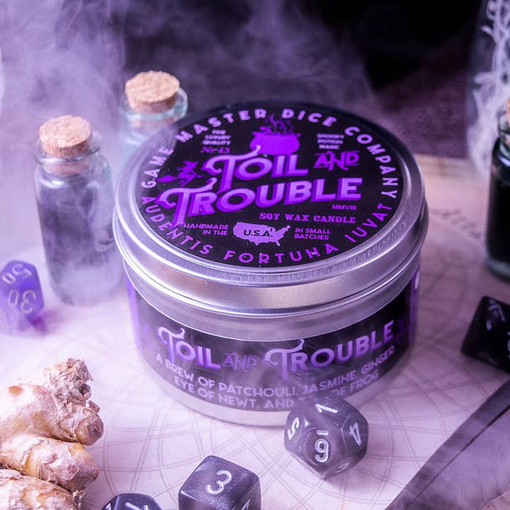 Game Master Dice - Venta al por mayor Vela aromática de viaje - Vela Toil and Trouble