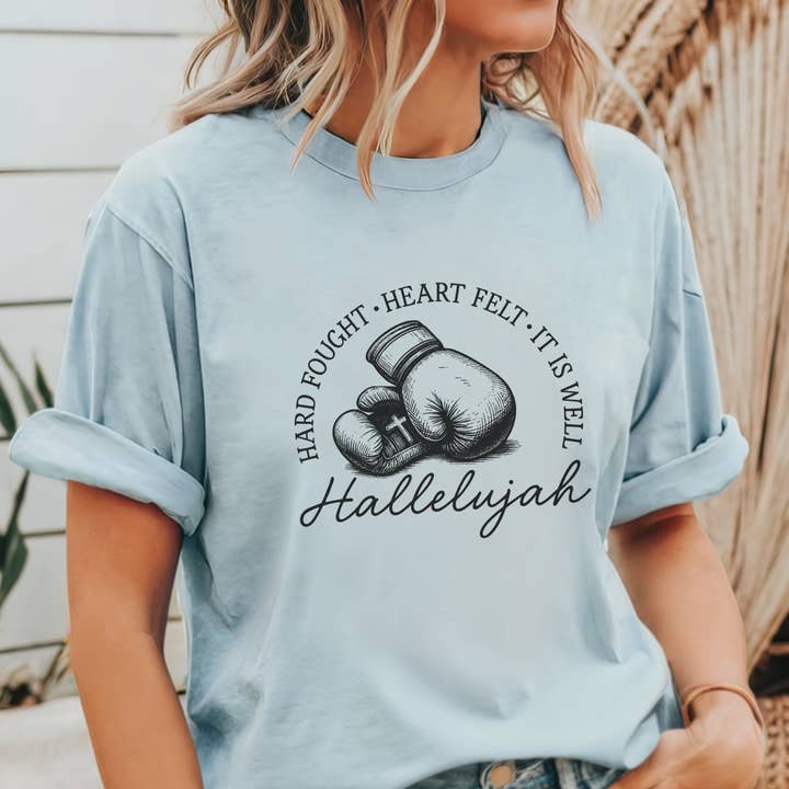 Hårdt Kæmpet Hallelujah Boksehandsker Grafisk T-shirt for engroshandel hos Trendznmore - Modern Graphic Apparel