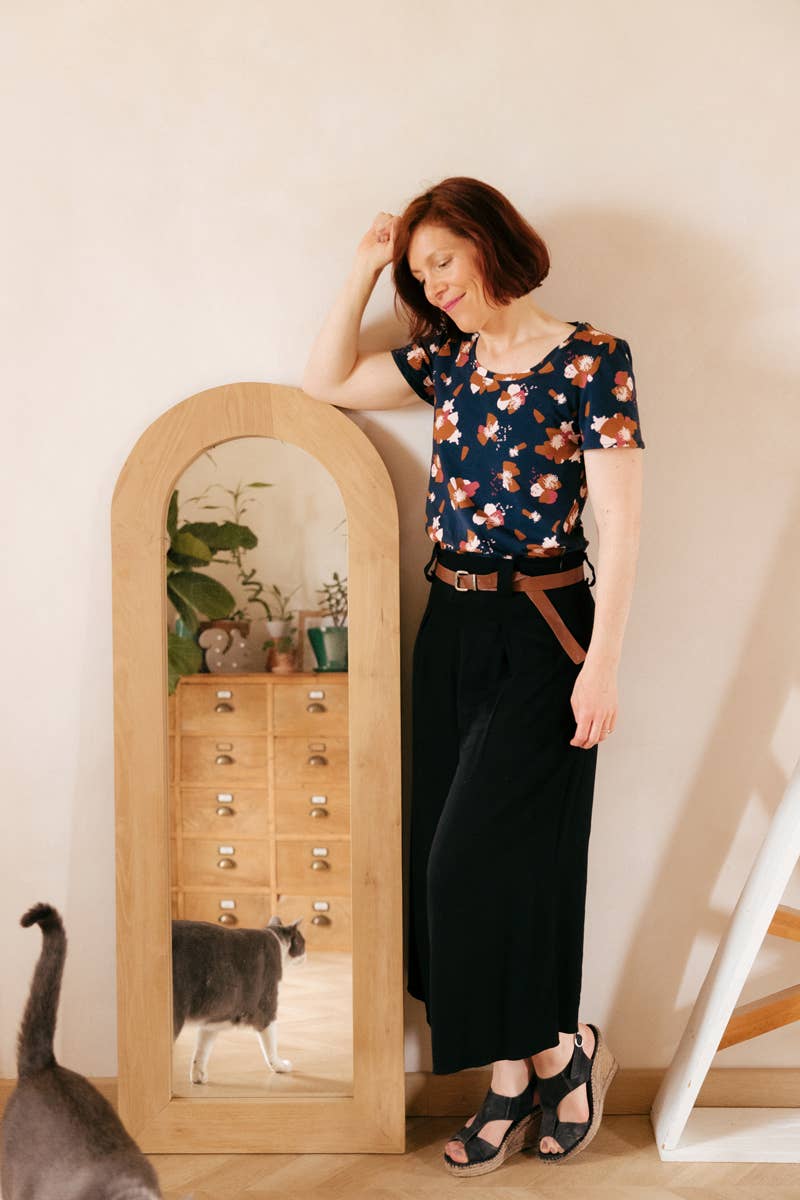 Eglantine et Zoé - Wholesale Fabric - Ink Blue Anemone Cotton Jersey Fabric5