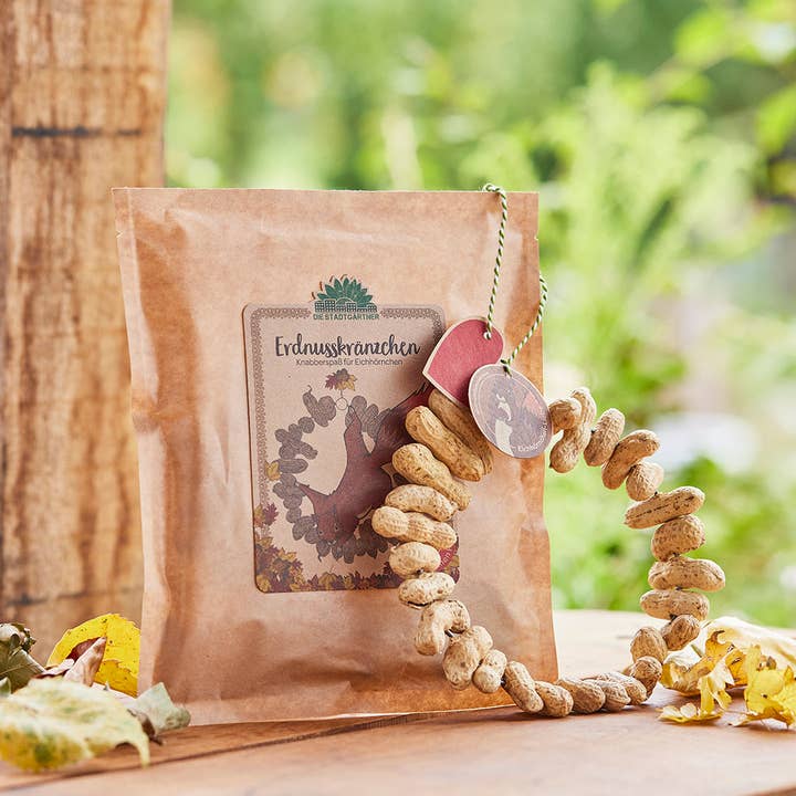 peanut wreaths for wholesale by TDJ Stadtgärtner GmbH