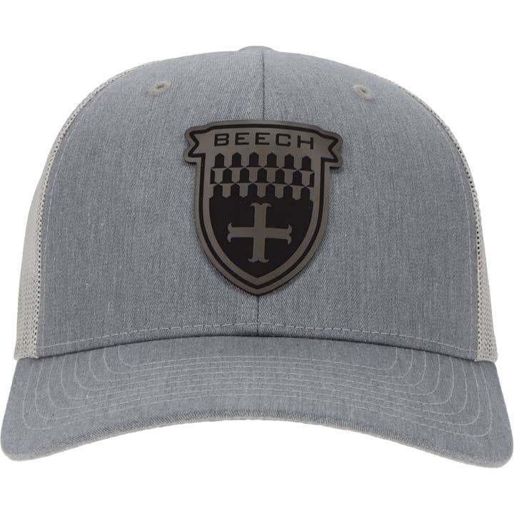 Casquette Trucker Héritage Beechcraft Shield - Charbon pour la vente par Aeroplane Apparel Co.