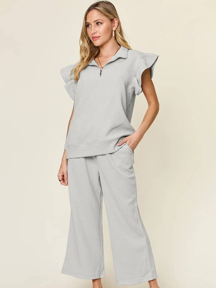 Double Take Texture Ruffle kortærmet top og buksesæt med snor med brede ben for engroshandel hos Garden Naked