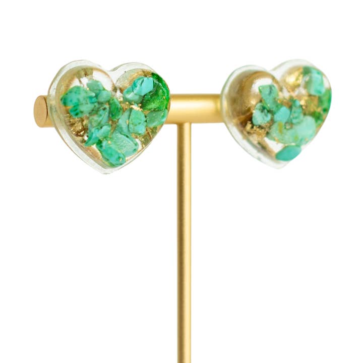 Boucles d'oreilles en forme de cœur pour la vente par Womxn on the Moon