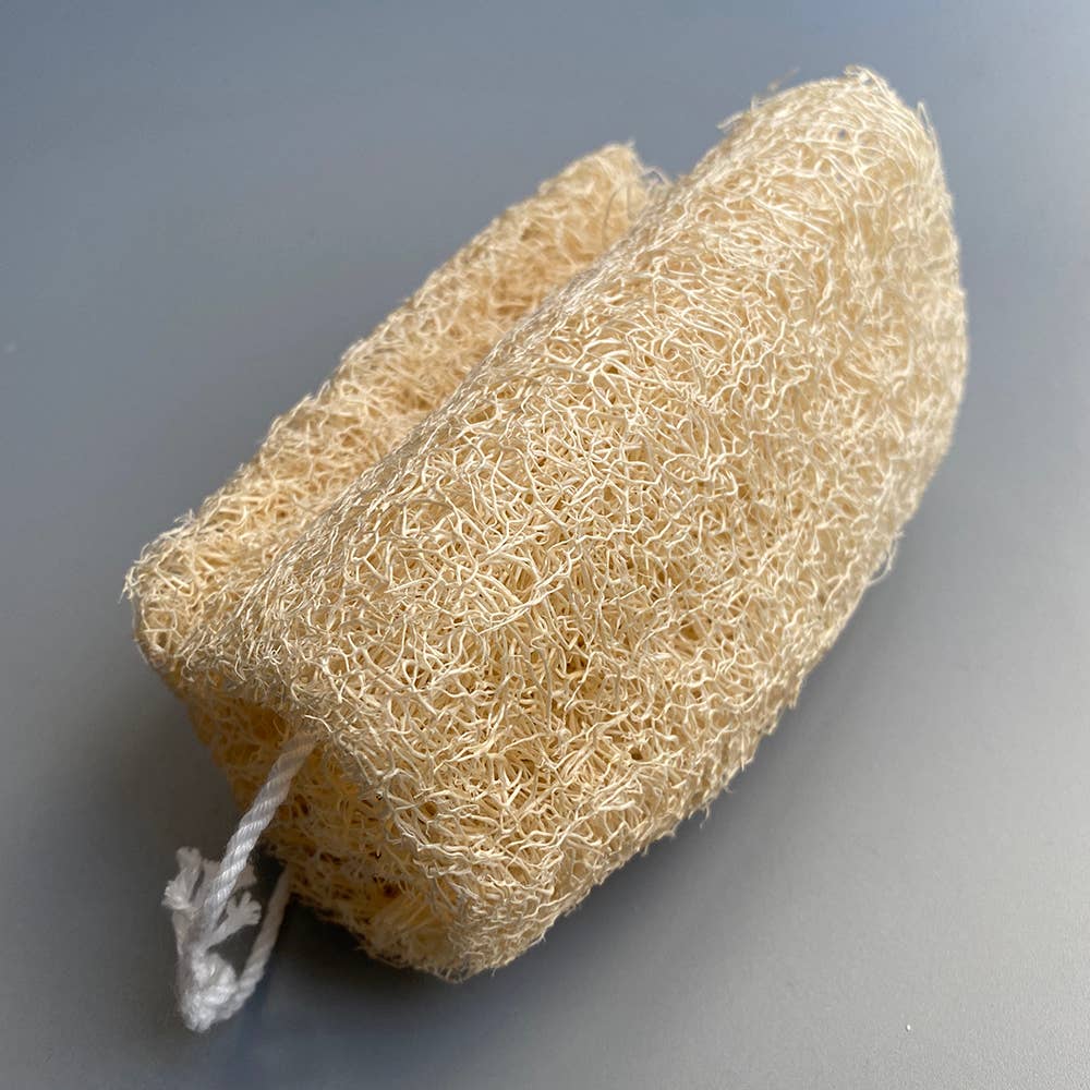 VIE - Wholesale Loofah - Natural Loofah with Hanging String, 13x5x5cm1