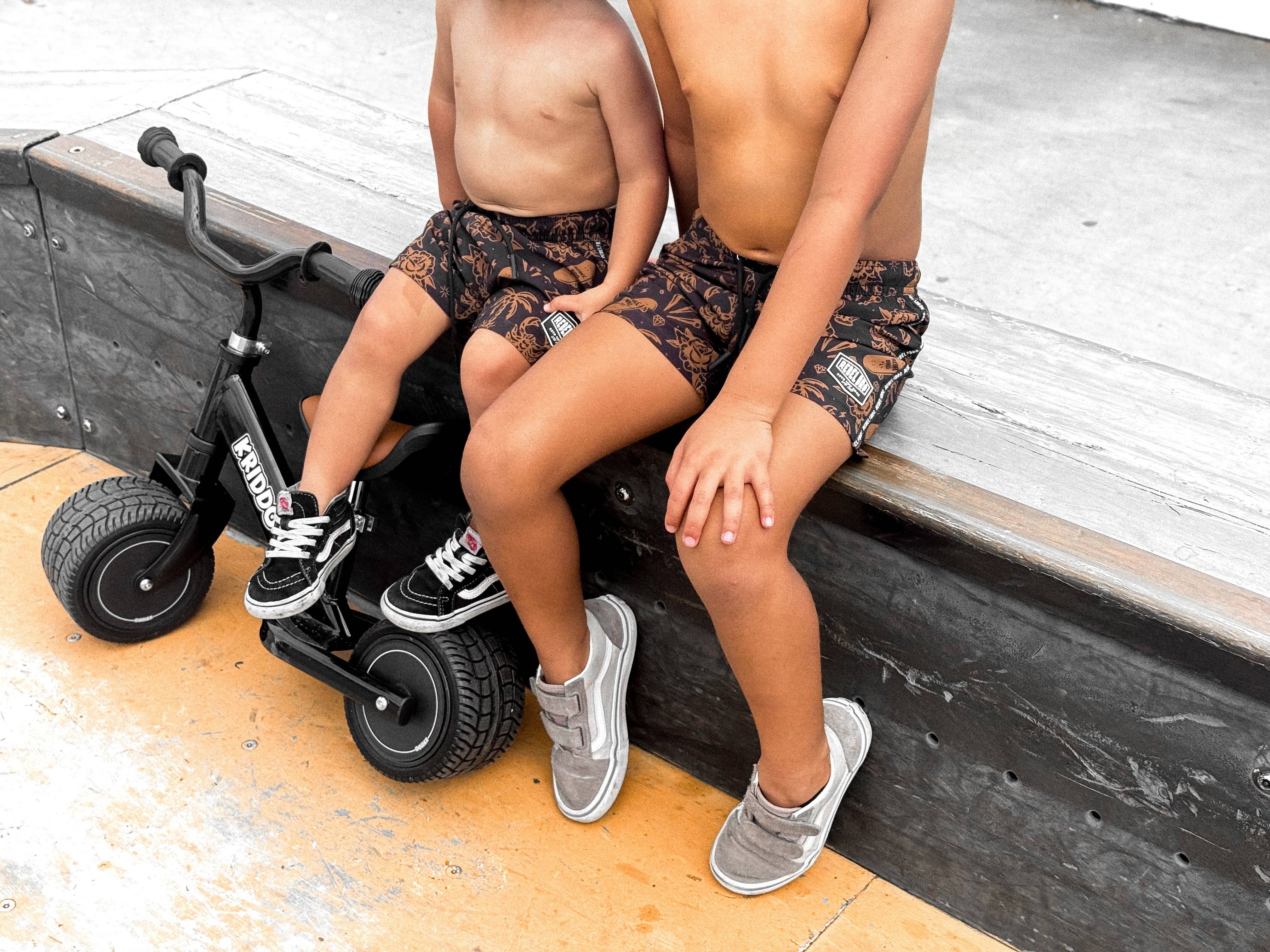 Rebel Bro - Vente Short de bain – enfant - Short de bain hybride en Rebels In Paradise [Édition Sahara]6