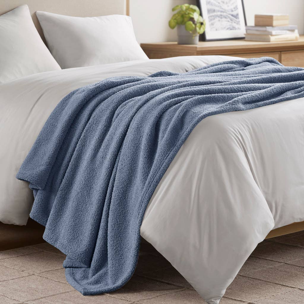Olliix - Wholesale Bedding Blanket - Solid Neutral Faux Feathersoft Blanket, Navy Blue0
