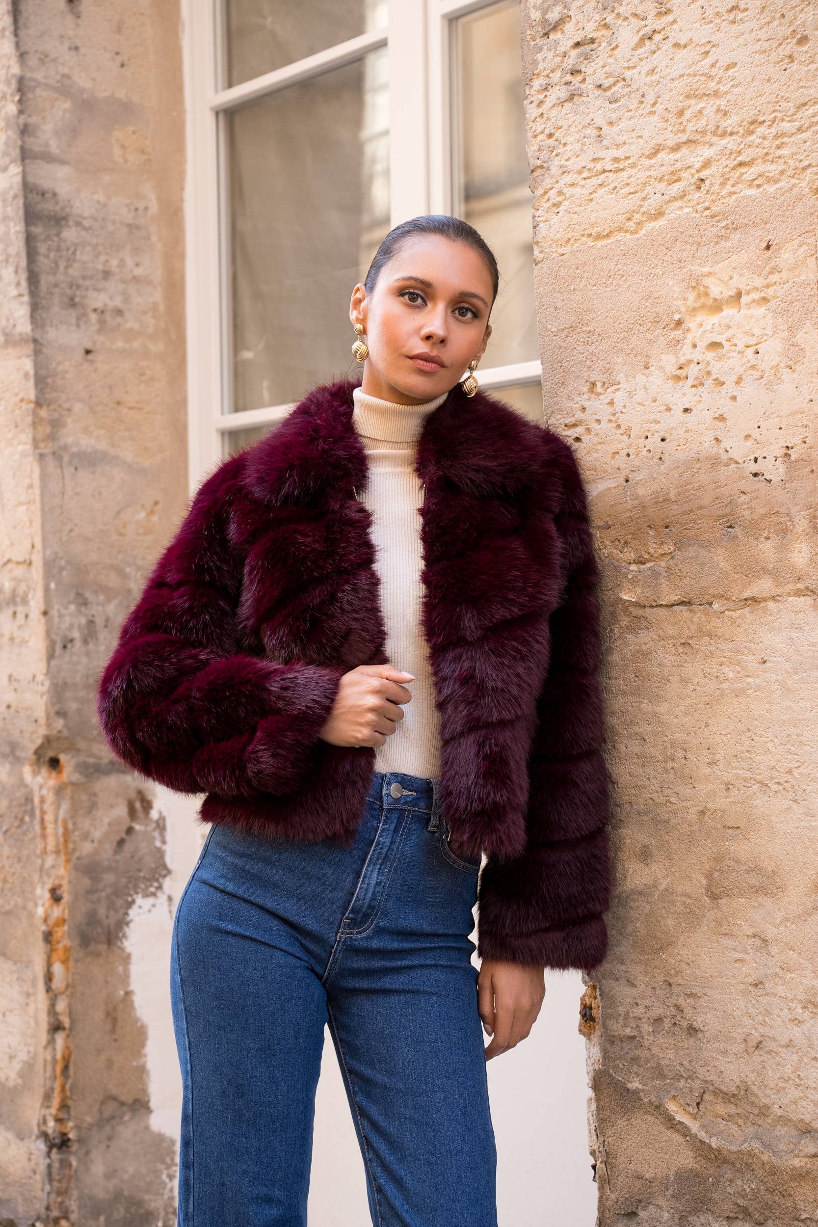 Attentif Paris - Wholesale Fur/Faux Fur Coat - Women's - Short faux fur coat with long hair and oblique stripes14