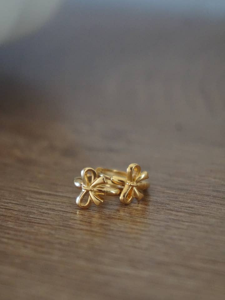 Little bow hoop earrings for wholesale by Sonqo