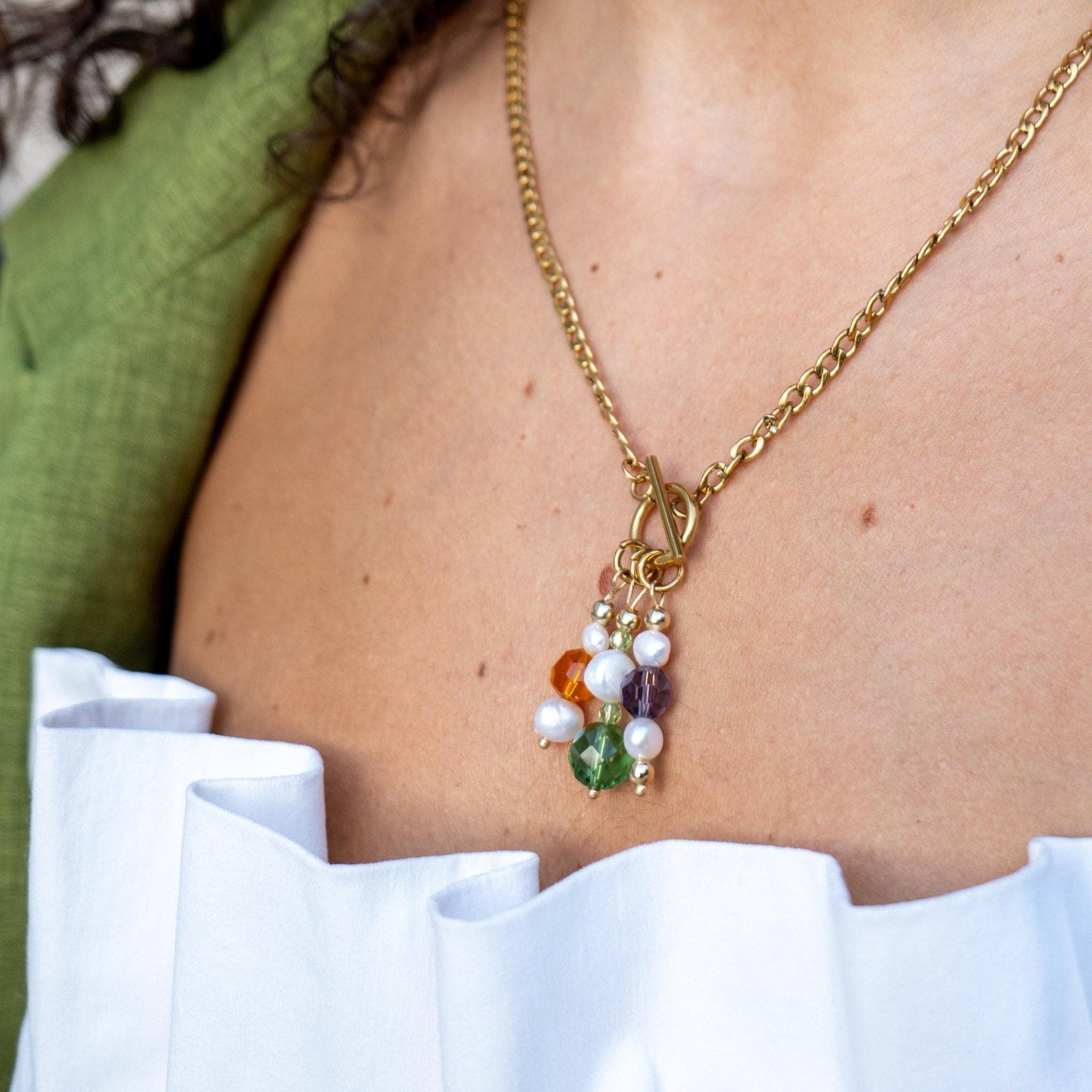 OE! – wholesale Pärlband/Pärlhalsband – LAPILLI - Kedjehalsband med berlocker i pärlor och kristaller0