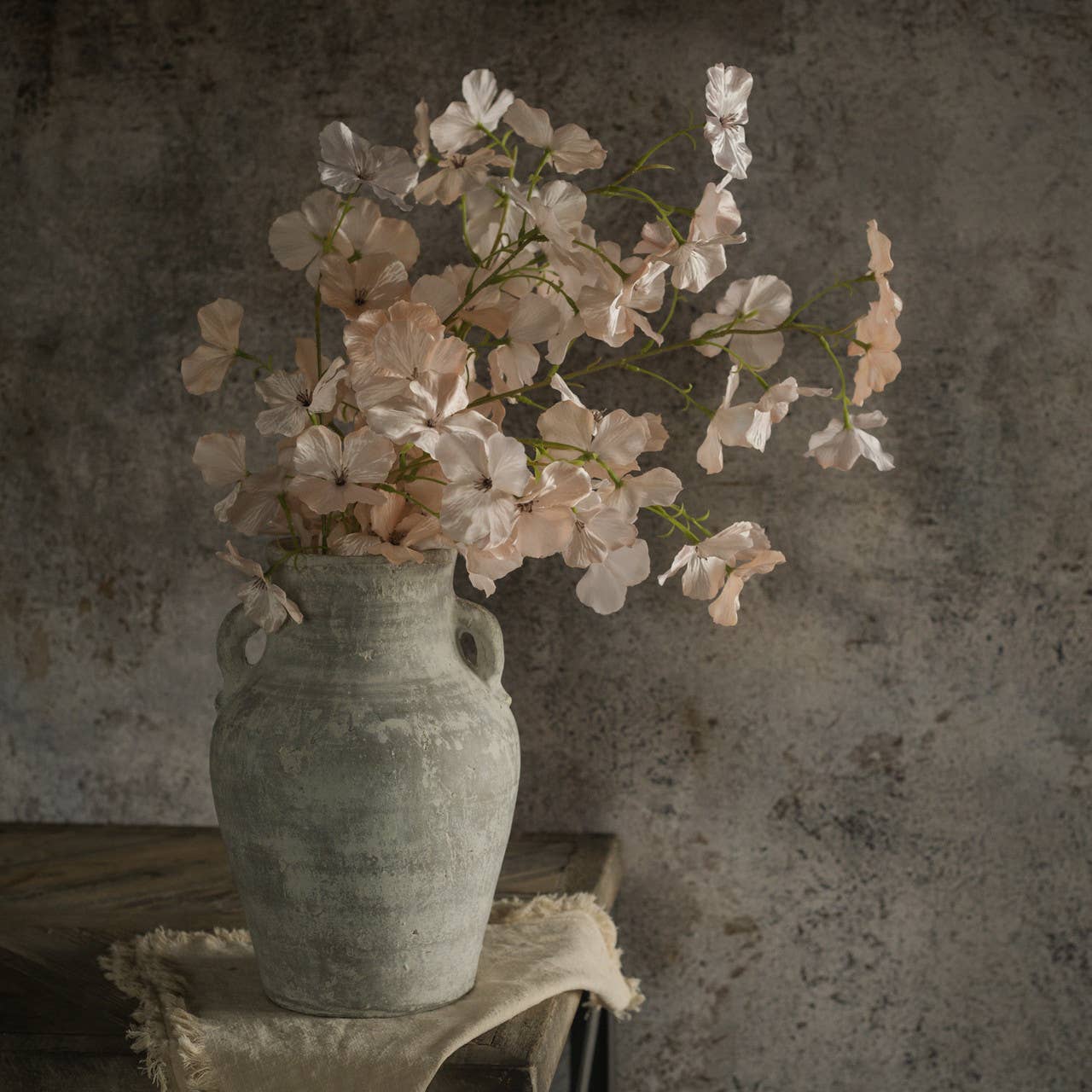 Ragon House – wholesale Konstgjorda blommor – 40" BLEKROSA ÄPPELBLOMSSTÄNGEL1