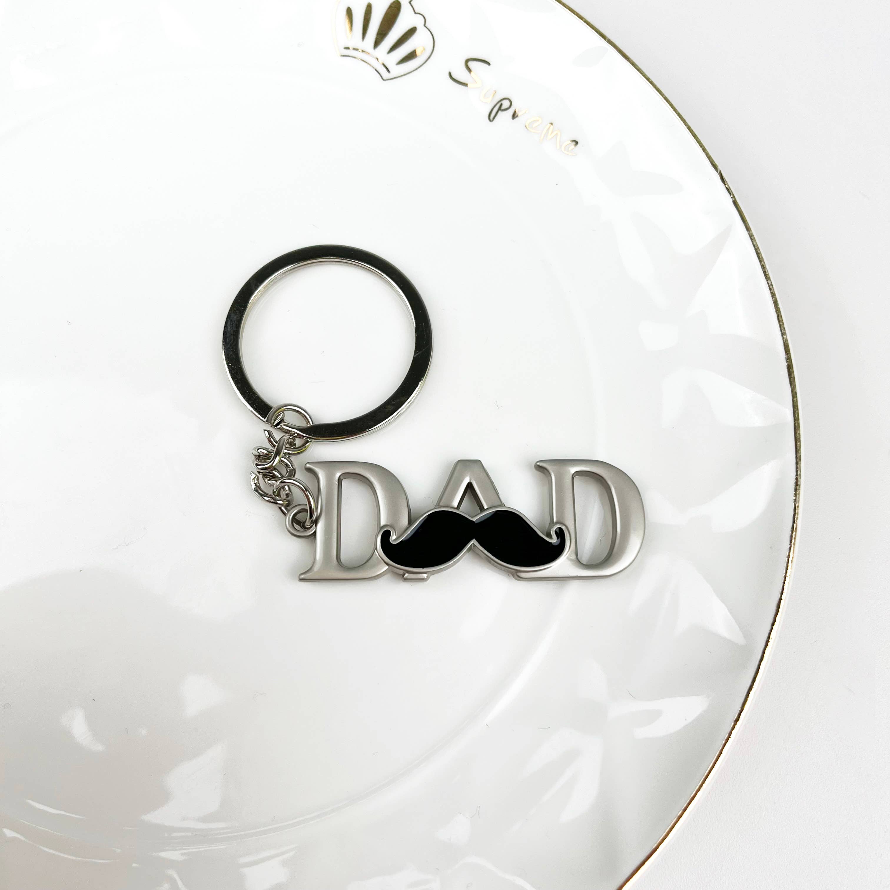 SoapElenGlen – wholesale Keychain – Unisex – Letter Keychain Mother's Day Gift Father's Day Gift3