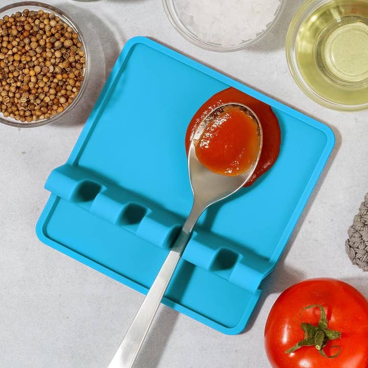 Silicone Utensil Rest with Drip Pad for Multiple Utensils for wholesale by Zulay Kitchen